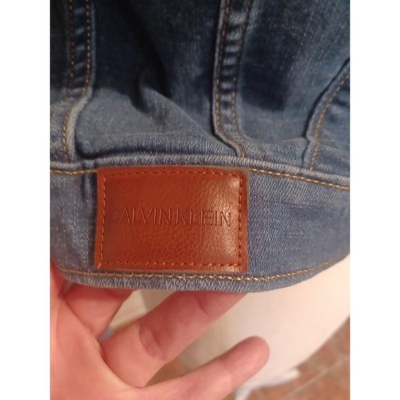 Calvin Klein Cropped Denim Jacket Small - Picture 8 of 8